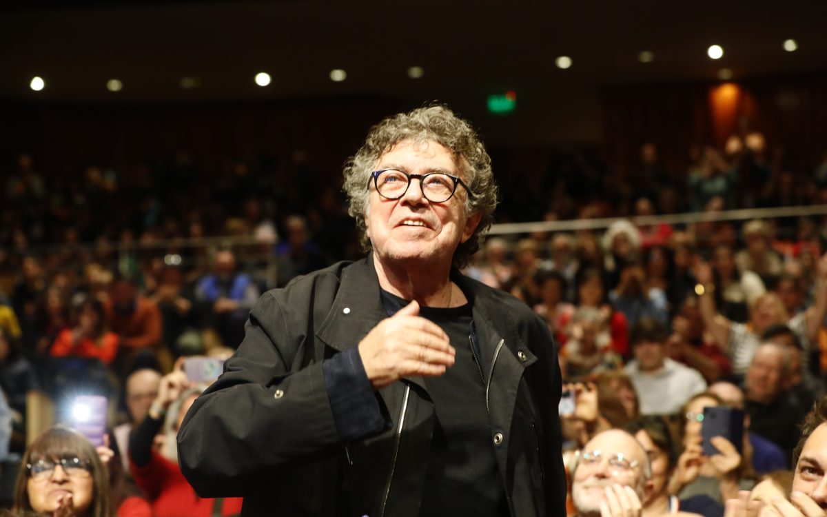 Piero durante el Concierto por la Paz del Centro Cultural Kirchner en Buenos Aires, en 2023